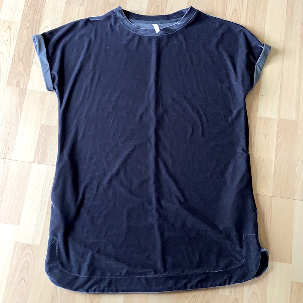 Velour tshirt style dress sz small/medium pockets!